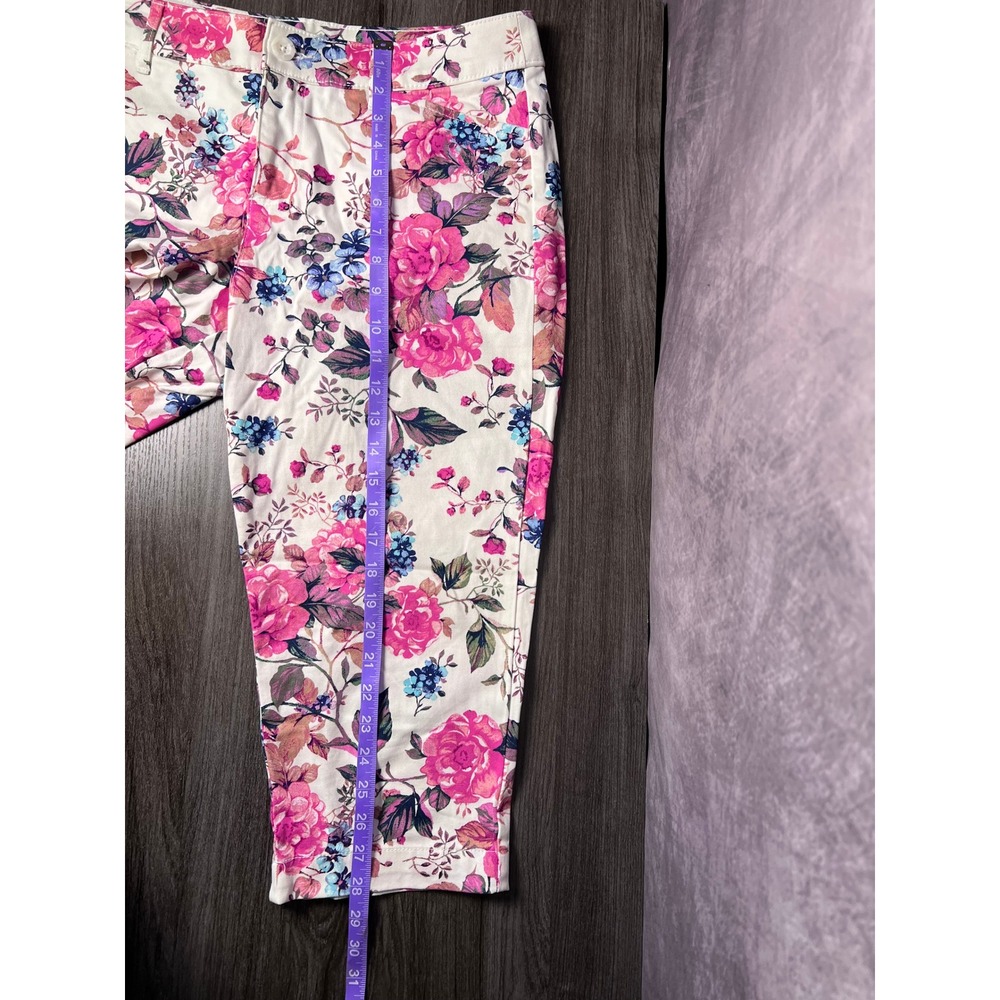 St. John's Bay Floral Capri Pants Pink Blue Cotton Stretch Size 10 Cottagecore - Picture 7 of 9